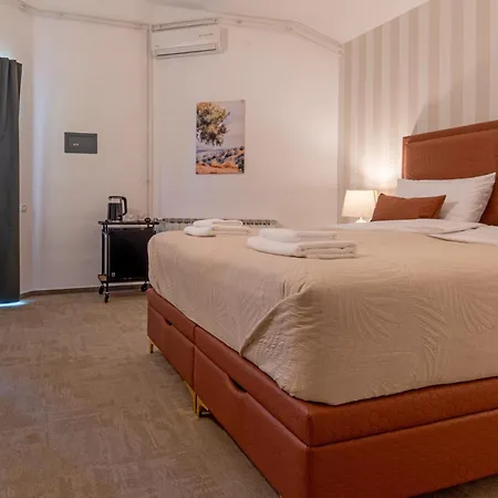 Marta - New Opening 2026 Bed and Breakfast Μεντουλίν